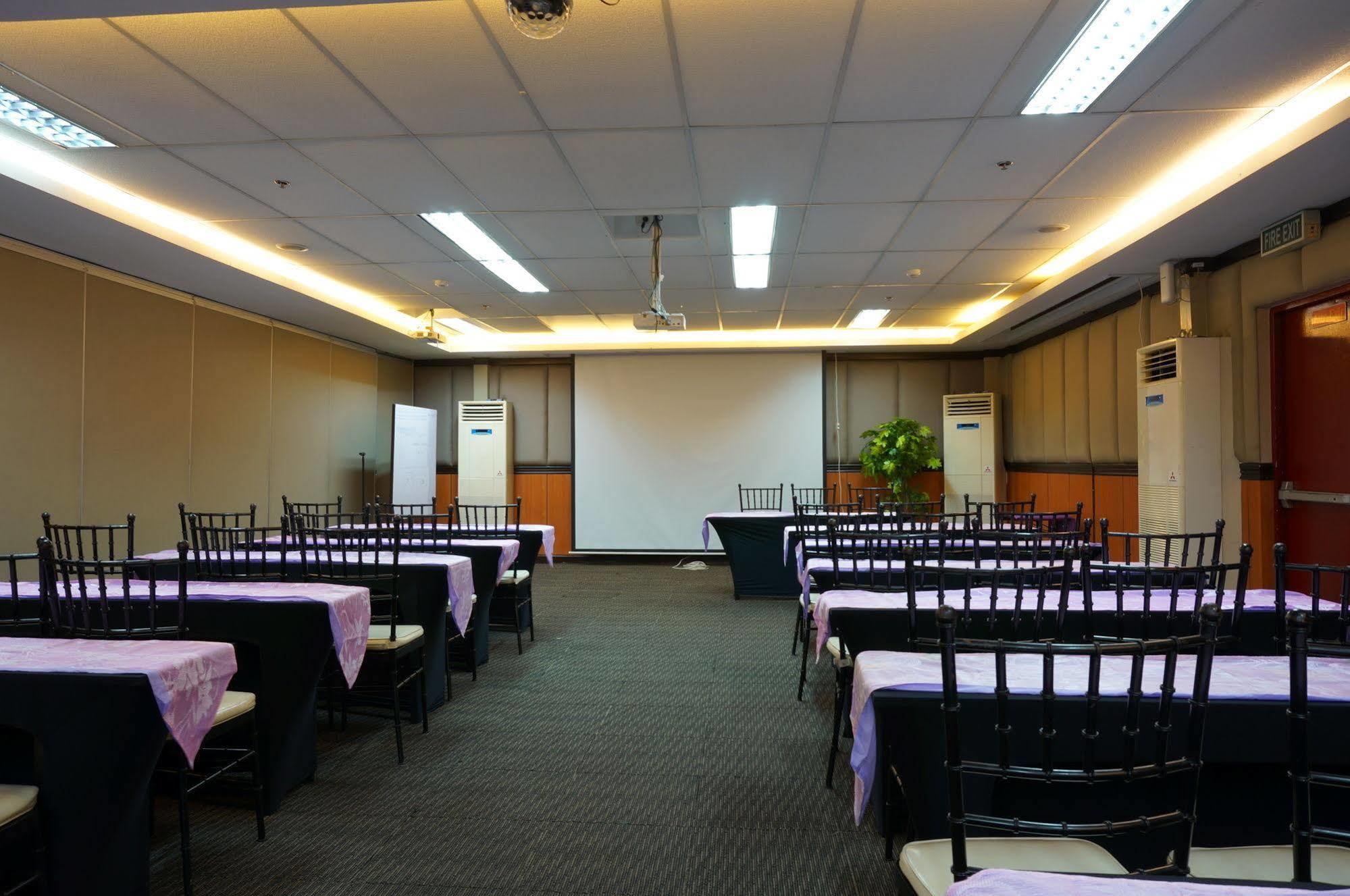 Eurotel Makati Makati City Ngoại thất bức ảnh